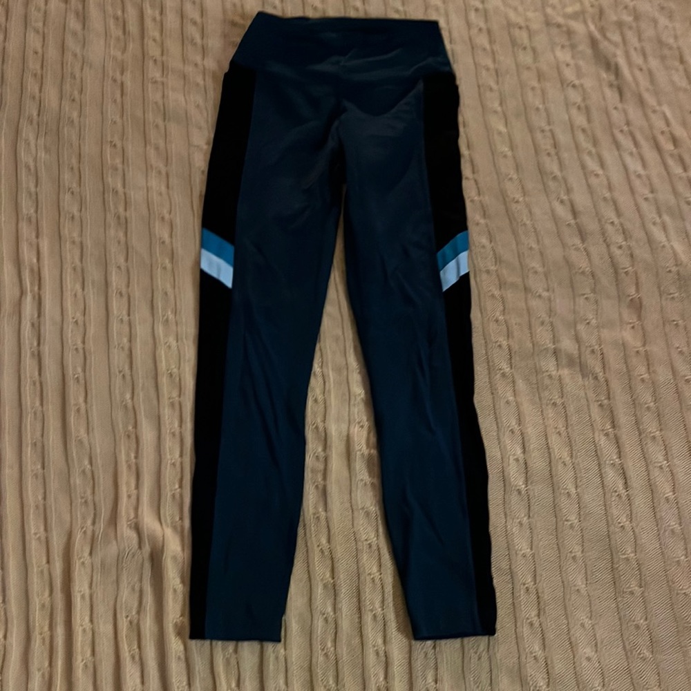 PINK leggings with side pockets size XS.